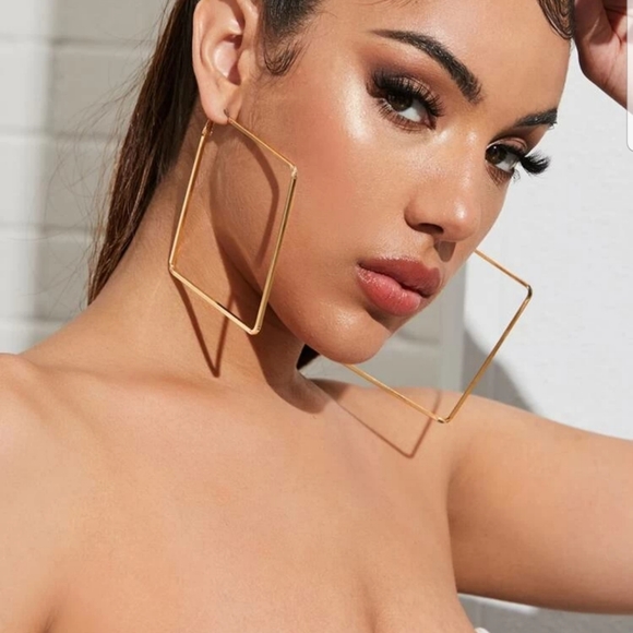 SHEIN Jewelry - New gold plated geometric huge hoop earrings